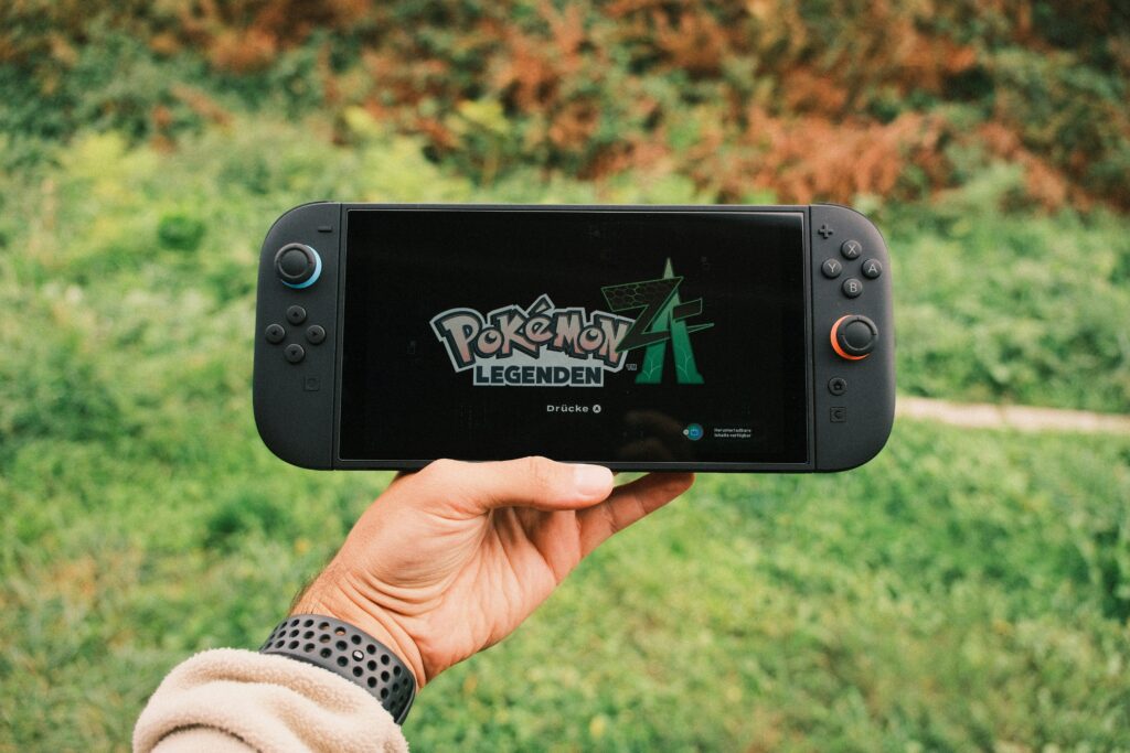 best games like Pokemon showing Cassette Beasts monster fusion and Dragon Quest Monsters Dark Prince creature taming gameplay as top Pokemon alternatives in 2025