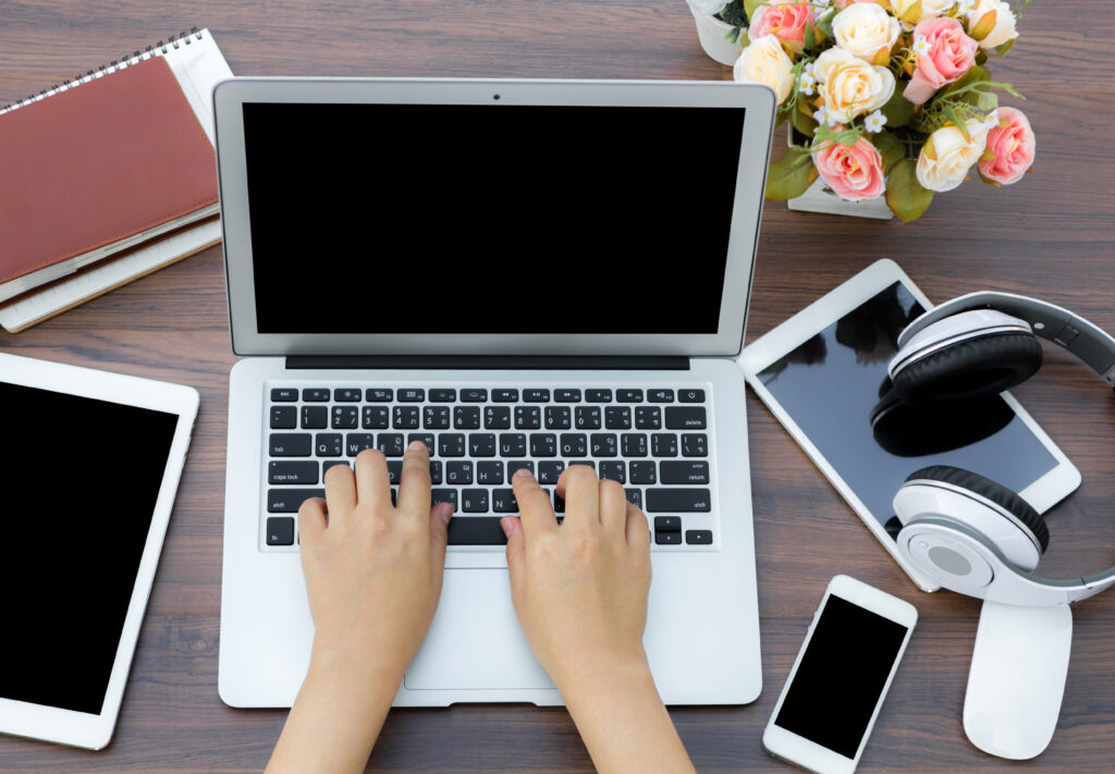 MacBook tips how to guide showing MacBook Air with keyboard shortcuts and settings representing MacBook how to screenshots wifi disconnecting hidden files microphone battery cycles safe mode and all tips